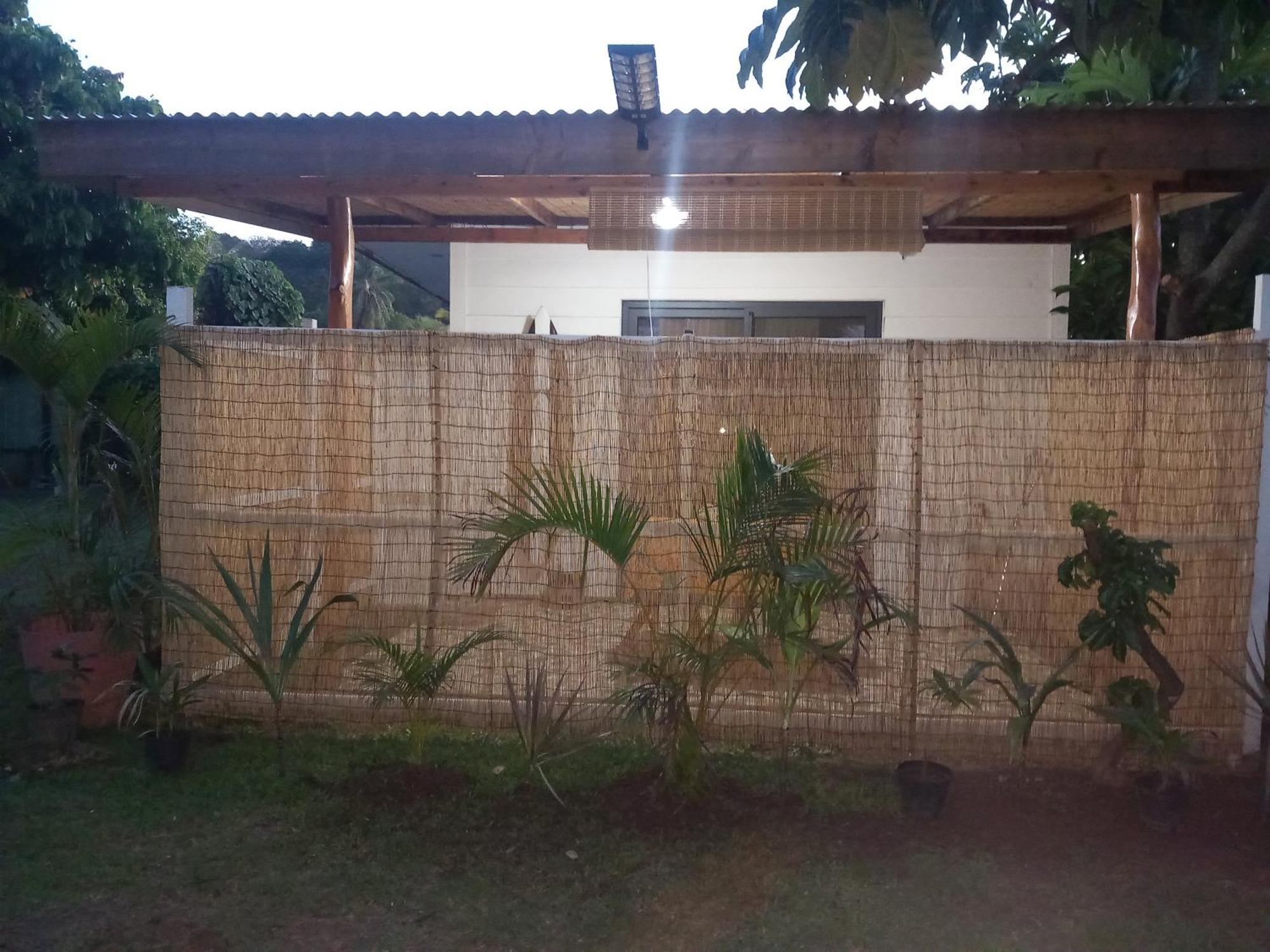 Terei-Here Bungalow Airport Avae Exterior photo
